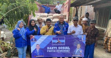 Serahkan Bantuan Material ke Tempat Ibadah Terdampak Gempa